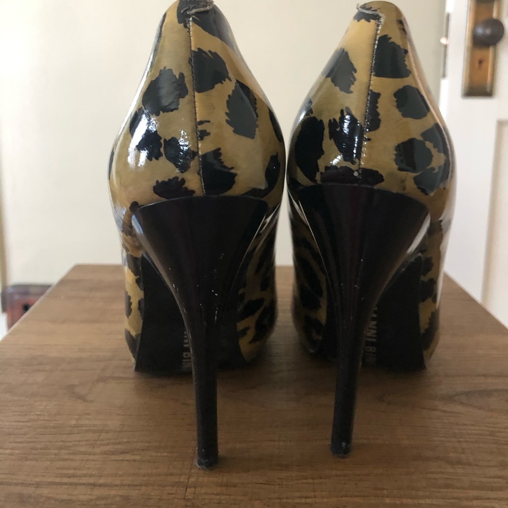 Heels - Picture 5 of 5